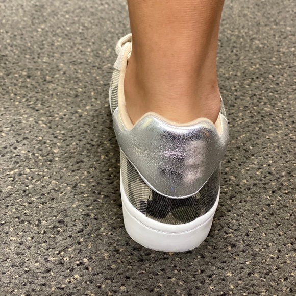 Camo lace up sneaker - Picture 7 of 7